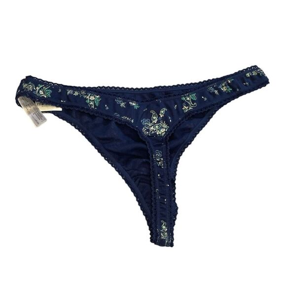 Charter Club
Charter Club Women's 3-Piece Cotton Lace-Trim Tang Set Size: L - Picture 3 of 10